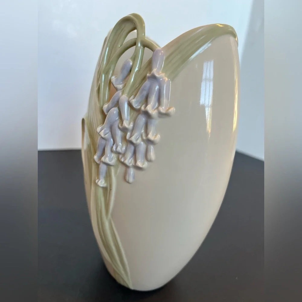 Vintage Lenox Floral Blossoms Blue Bells Vase  NWT